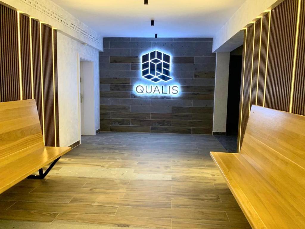 4Qualis Apartment Брашов Екстериор снимка
