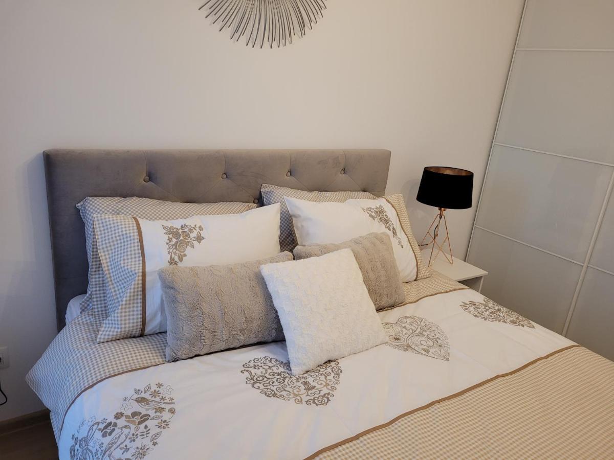 4Qualis Apartment Брашов Екстериор снимка